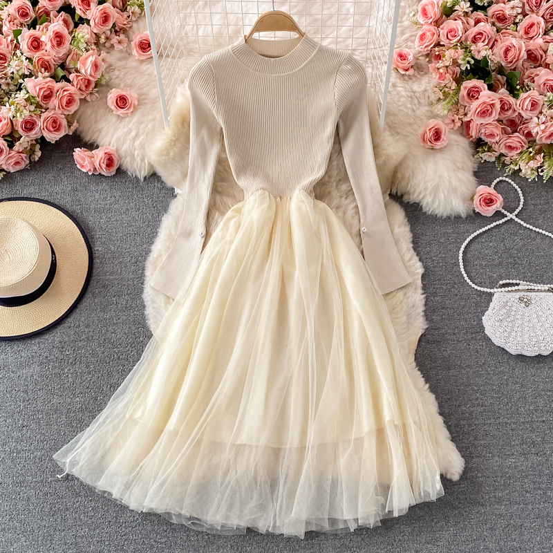 Cute long-sleeved knitted long-sleeved dress