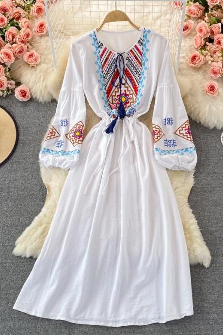 Cute embroidered long sleeve dress fashion dress