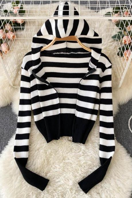 Simple striped long-sleeved hooded sweater short top
